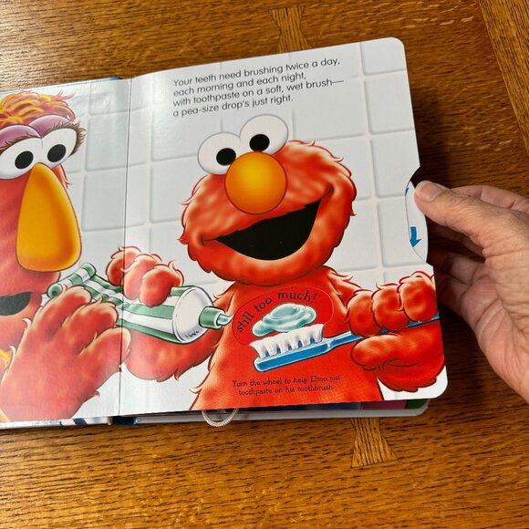 Children’s Book: Sesame Street “Ready, Set, Brush - A Pop-up Book” - Picture 4 of 5